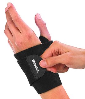 Mueller WRAPAROUND WRIST SUPPORT 4505