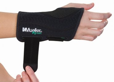 Mueller Green Fitted Wrist Brace Right L/XL 86273ML