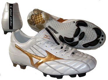 MIZUNO WAVE GHOST STRIKER MD 