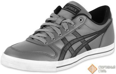 ASICS AARON