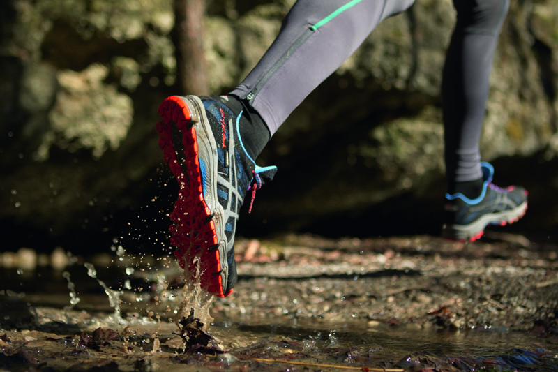 беговые кроссовки asics